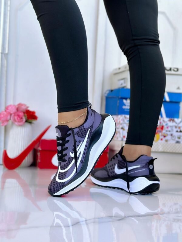 Nike Dama