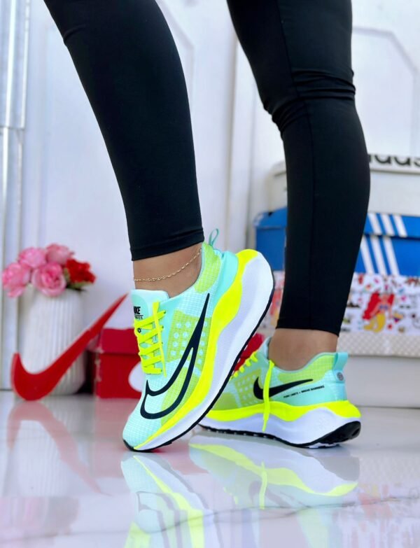 Nike Dama